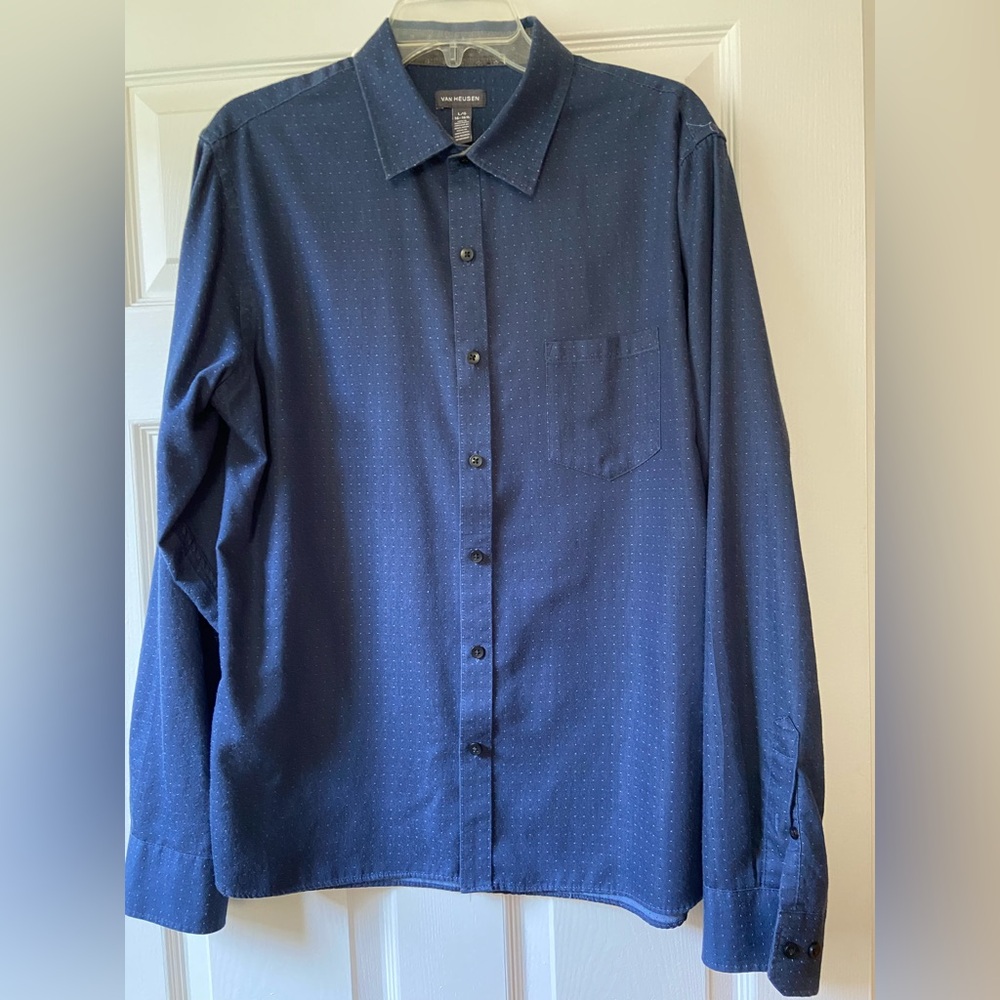 Men’s Van Heusen Button Down Shirt